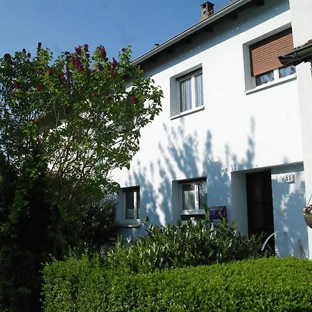 Gemuetliches Reihenhaus In Der Thermalstadt Tatil Evi Wiesbaden