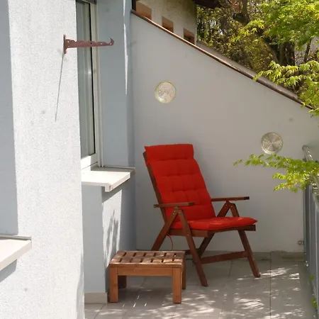Gemuetliches Reihenhaus In Der Thermalstadt Tatil Evi Wiesbaden
